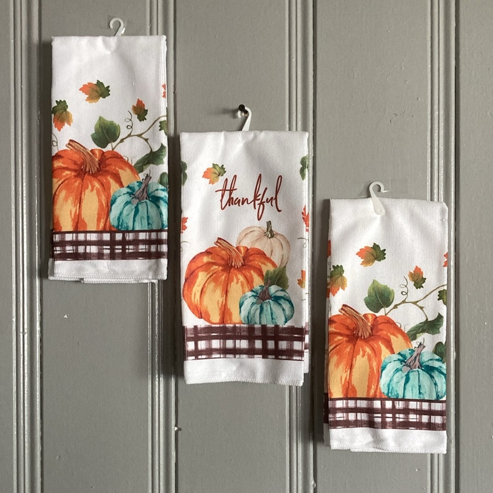 NWT-Set of 3- Cream, Blue & Orange Fall Pumpkins & Thankful Kitchen Towels 25x15